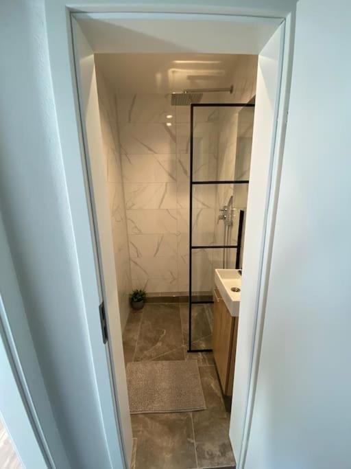 Nisay Home - 3 Room Apartment - A1 루드빅스부르크 외부 사진
